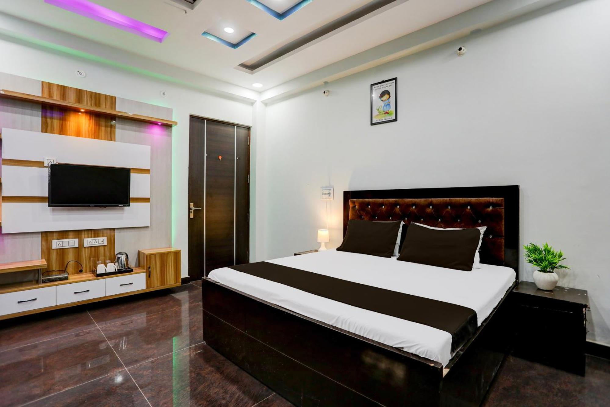 Hotel O Grand Epic Inn Noida Exterior photo