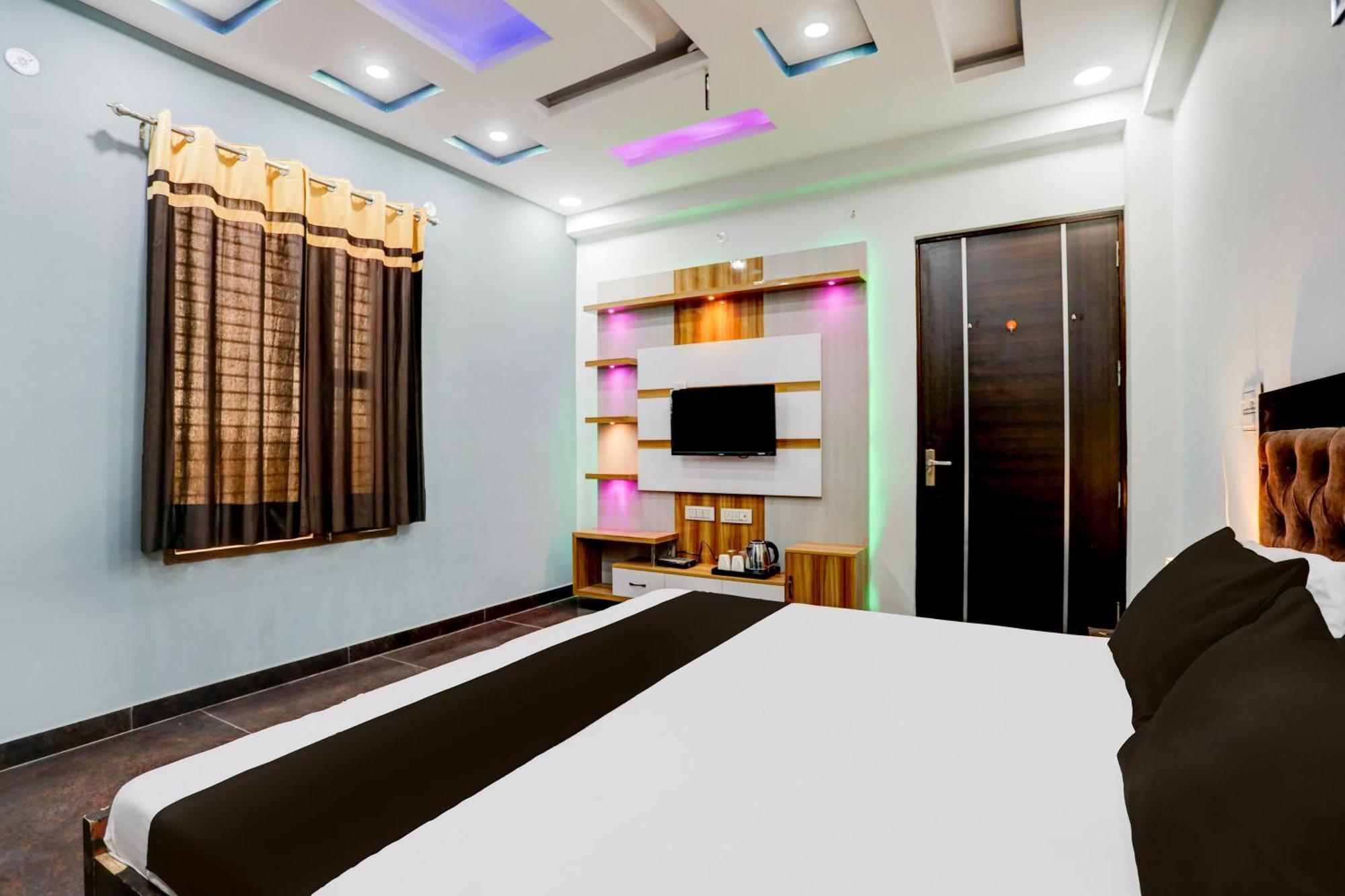 Hotel O Grand Epic Inn Noida Exterior photo