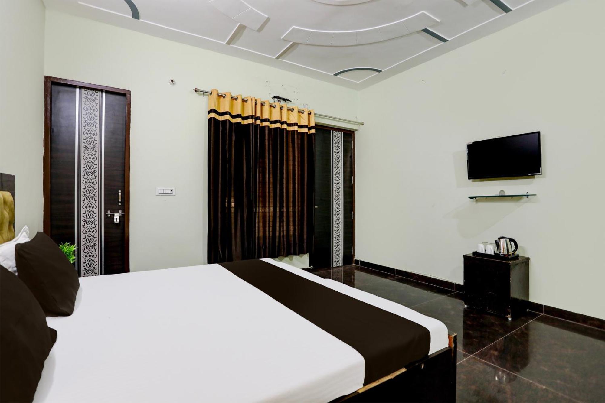 Hotel O Grand Epic Inn Noida Exterior photo